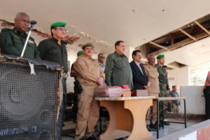 مدير أمن العاصمة عدن يشهد عرضاً ميدانياً لجهاز الدفاع المدني 