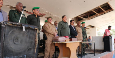 مدير أمن العاصمة عدن يشهد عرضاً ميدانياً لجهاز الدفاع المدني 