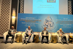 لملس يستعرض استراتيجية المياه في عدن بالمؤتمر العربي