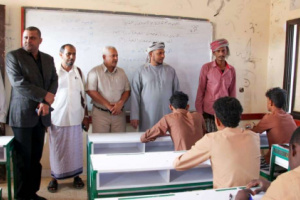 محافظ سقطرى يدشن امتحانات الفصل الدراسي الثاني بالمدارس الأساسية والثانوية بالمحافظة