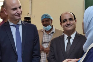 مدير عام دارسعد يستقبل السفير الفرنسي والوفد المرافق له ويطلع معهم على مطبخ إعداد الوجبات الصحية لطلاب المدارس بدارسعد