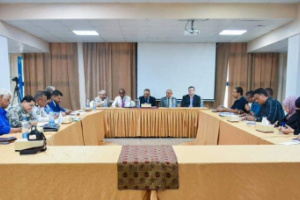 وزير النقل يدشن ورشة عمل اللجنة الوطنية للأمن البحري بالعاصمة عدن