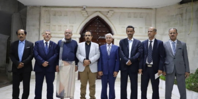 محافظ حضرموت يلتقي فريق الحوار الوطني الجنوبي الداخلي ويؤكد ضرورة توحيد الصف ومنح تطمينات بتمثيل عادل للمحافظات