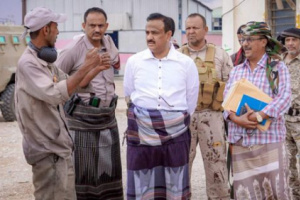 محافظ شبوة يطلع أعمال تشغيل محطة الكهرباء المركزية