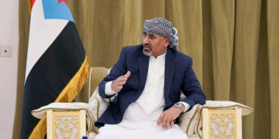 الرئيس الزُبيدي يلتقي باللجنة الخاصة بالإعداد لهيكلة المجلس الانتقالي الجنوبي