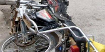 إصابة شخصين في حادث إنقلاب دراجة نارية جنوب مديرية سرار بيافع