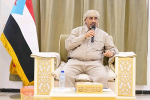 الرئيس الزُبيدي يترأس اجتماعاً موسعاً للقيادات العسكرية الجنوبية