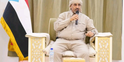الرئيس الزُبيدي يترأس اجتماعاً موسعاً للقيادات العسكرية الجنوبية