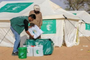 فرق سلمان للإغاثة تواصل تقديم مساعداتها لضحايا سيول حضرموت