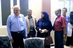 عصام عبده يتفقد العيادة الخيرية الرمضانية بمديرية صيرة ويلتقي عميد كلية المجتمع بجامعة عدن