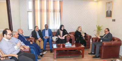 وزير النقل يشدد على خفض رسوم التأمين على السفن التجارية في المناطق المحررة