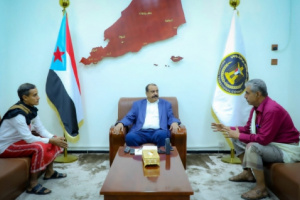 اللواء بن بريك يلتقي الأمين العام لنادي شعب حضرموت