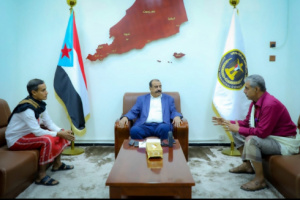 اللواء بن بريك يلتقي الأمين العام لنادي شعب حضرموت