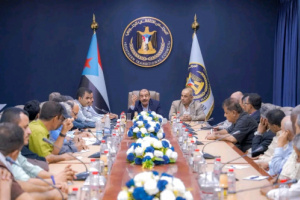 اللواء بن بريك يعقد اجتماعا مشتركا بالهيئتين التنفيذيتين في العاصمة عدن وأبين