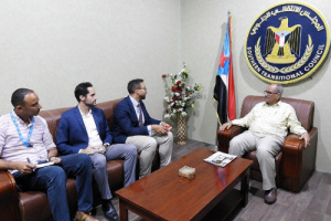 الجعدي يلتقي مدير مكتب المبعوث الأممي في العاصمة عدن