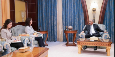 الرئيس الزُبيدي يناقش مع سفيرة مملكة الدنمارك خارطة الطريق المطروحة لإنجاح العملية السياسية