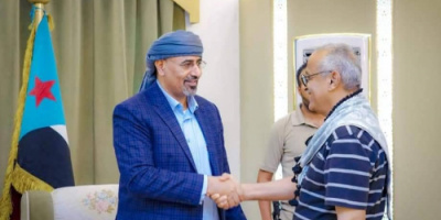 وكيل العاصمة عدن "محمد سعيد سالم" يهنئ الرئيس الزبيدي بحلول عيد الفطر المبارك 