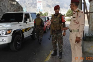 التوجيه المعنوي للقوات البرية الجنوبية يتفقد بعض المواقع والنقاط العسكرية في العاصمة عدن
