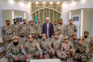 الرئيس الزُبيدي يواصل استقبال جموع المهنئين بعيد الفطر المبارك