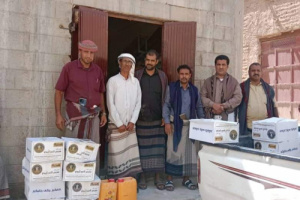 انتقالي عرماء بشبوة يدشن توزيع السلل الغذائية لأسر الشهداء والأسر الأشد فقراً في المديرية