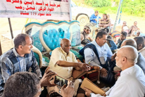 فريق الحوار الوطني الجنوبي الداخلي يزور اللواء رجب في منزله بأبين