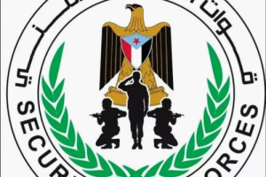 النقيب الدهشلي يلتقي بعدد من الشخصيات الاجتماعية بمديرية الشيخ عثمان