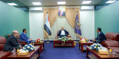 الرئيس الزُبيدي يستقبل قيادات التجمع الديمقراطي الجنوبي "تاج"