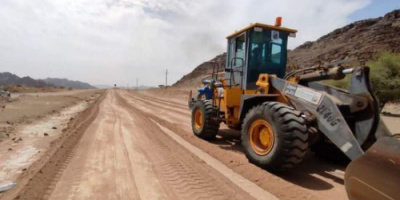 بدء أعمال صيانة على طريق عتق بيحان بشبوة 