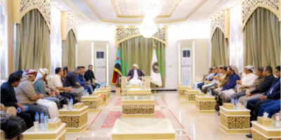 الرئيس الزُبيدي يستقبل وفد أبناء شبوة من ممثلي المكونات المشاركة في اللقاء التشاوري