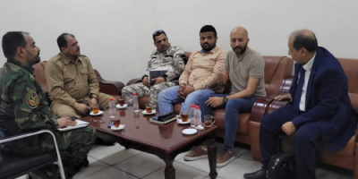 نائب مدير أمن العاصمة عدن يلتقي فريق من المنظمة الدولية للهجرة بعدن