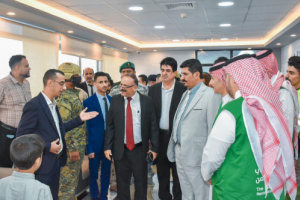 وزير النقل يتفقد المشاريع المنجزة للمرحلة الثانية لإعادة تأهيل مطار عدن الدولي
