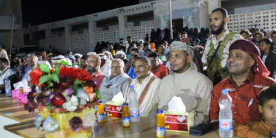 محافظ سقطرى .. يشارك مدرستي سيف بن ديزن وثانوية قلنسية بتكريم أوائل طلابهما للعام الدراسي 2022-2023م