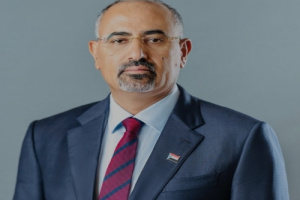 الرئيس الزُبيدي يُعزَّي آل الشوبجي في وفاة والدة الشهيد يحيى الشوبجي "أبو الشهداء"