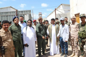 عضو هيئة الرئاسة باكريت يزور مقر قوات الحزام الامني في العاصمة عدن