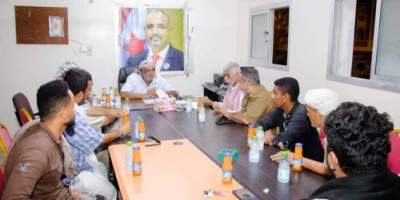 رئيس هيئة إنتقالي غيل باوزير يلتقي بلجنة الزواج الجماعي السابع  بمدينة شحير