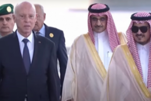 القادة العرب يصلون تباعا إلى جدة للمشاركة بالقمة العربية