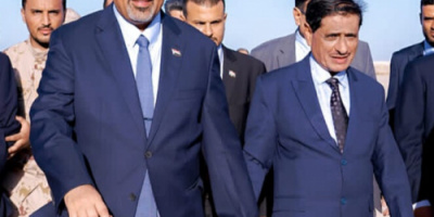 الرئيس الزُبيدي ونائبه البحسني يصلان إلى العاصمة السعودية الرياض