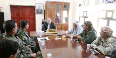 محافظ سقطرى يشيد بدور الأجهزة الأمنية في تطوير العمل الأمني