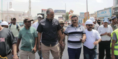 الماس والداؤدي يطلعان على سير العمل في صيانة طريق كالتكس _ الغزل والنسيج بالمنصورة 