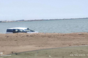 وفاة فتاة وإصابة آخرين بحادث مروري في خط الجسر بعدن 