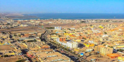 محلية البريقة توقف مدير مكتب الضرائب ومتعاقد وتحيلهما لنيابة الأموال العامة