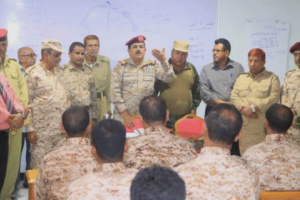 وزير الدفاع يطلع على تاهيل الكوادر الطبية العسكرية في مدرسة الجندوح