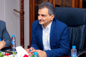 محافظ عدن يعود الى العاصمة بعد يومين من مغادرتها لحضور اجتماع مع وفد الانتقالي في مملكة هولندا 