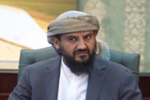 المحرمي: رئيس الحكومة يعمل بلا حس وطني