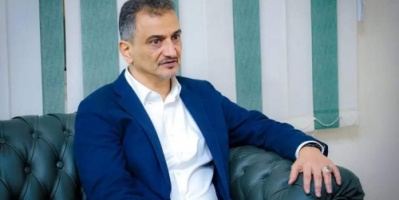 الزهري يؤيد قرار لملس بمنع توريد إيرادات عدن للمركزي