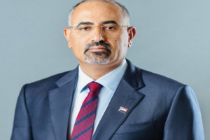 الرئيس الزُبيدي يُعزَّي الشيخ محضار بن طهيف بوفاة أخيه