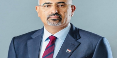 الرئيس الزُبيدي يُعزَّي الشيخ محضار بن طهيف بوفاة أخيه