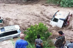 العثور على جثث 22 شخصاً جرفتهم السيول بين لحج وتعز
