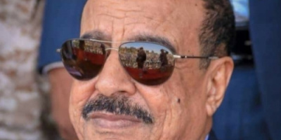 اللواء بن بريك يُعزّي المهندس نزار هيثم في وفاة والده السفير ناصر هيثم 