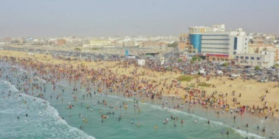 سواحل حضرموت تستقبل آلاف المواطنين بأول أيام موسم نجم البلدة السياحي